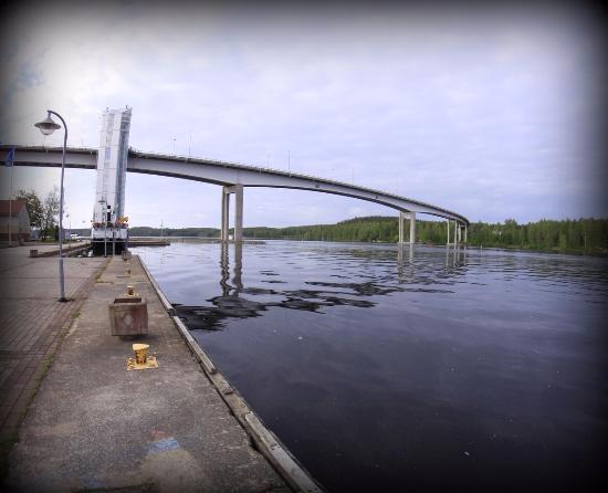 Puumalansalmen silta ja nakoalahissi