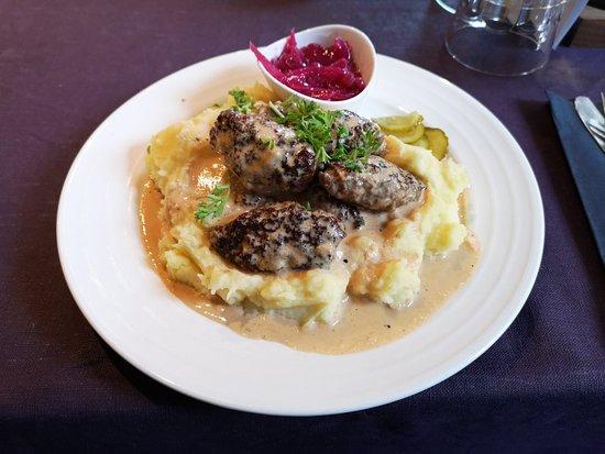 NiliPoro Restaurant
