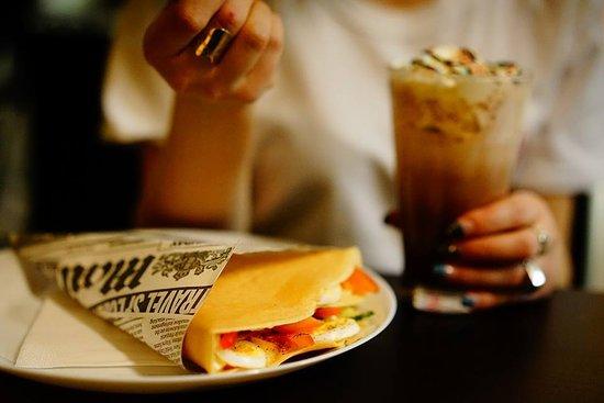 Phloopy's Creperie & Cafe