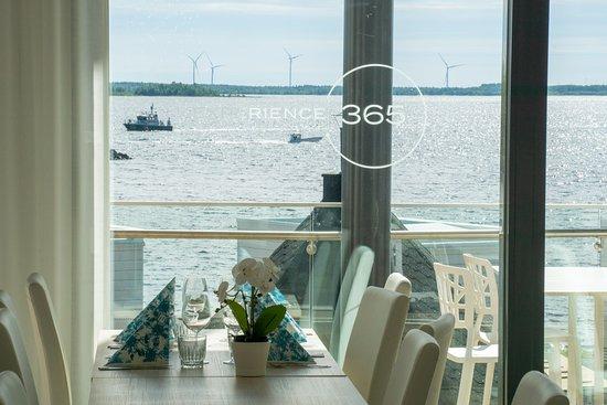 Seaview Restaurant Lumihiutale